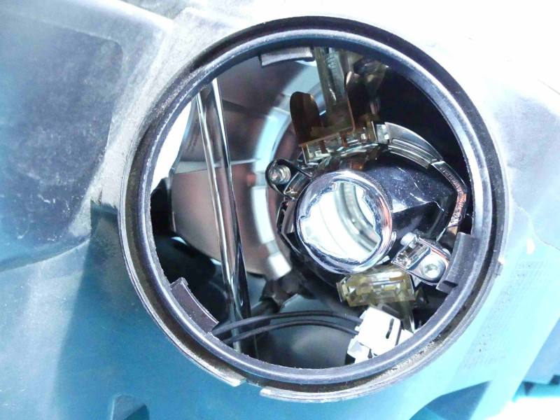 Фара передня ліва BMW X5 E70 — фото деталі 9