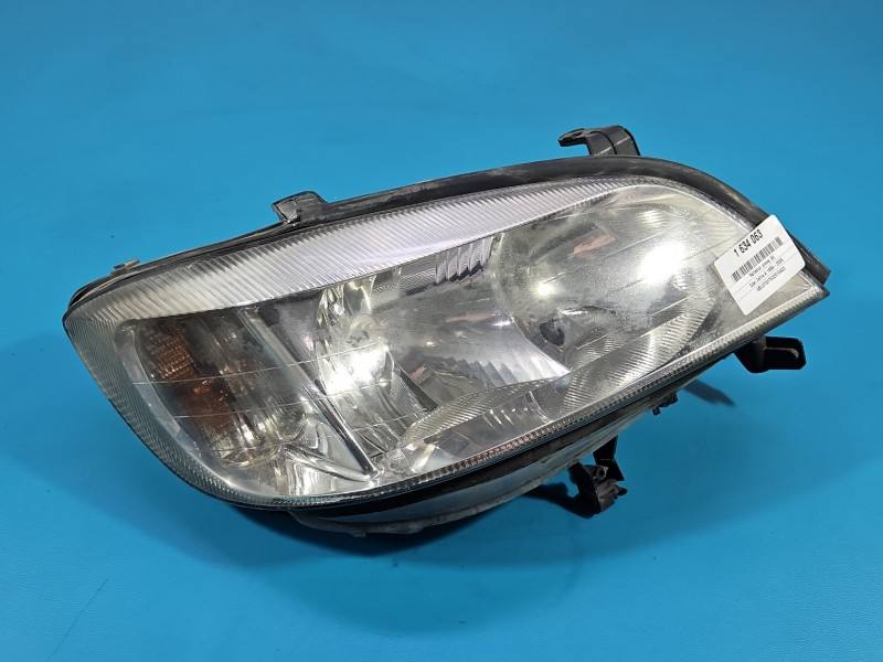 Фара передня права Opel Zafira A