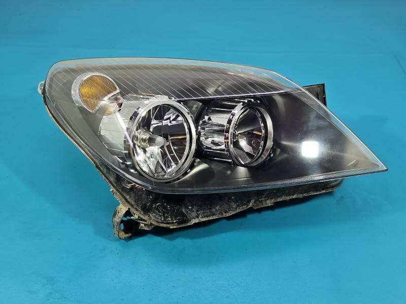 Фара передня права Opel Astra H