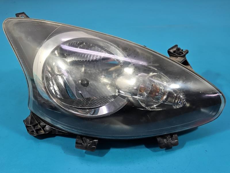 Фара передняя правая Toyota Aygo 81110-0H010