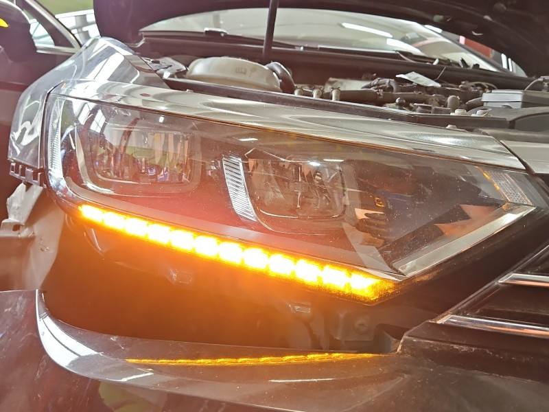 Фара передня права Volkswagen Passat B8 3G1941774D