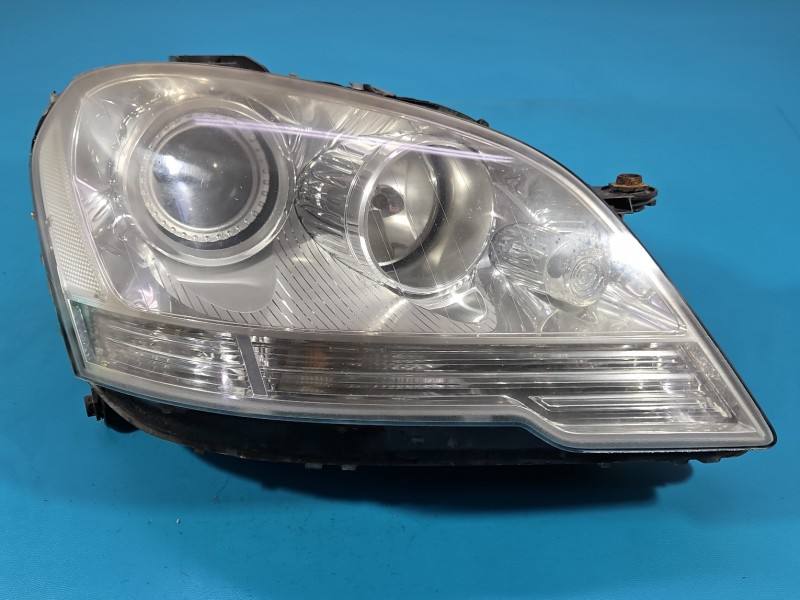 Фара передня права Mercedes ML W164
