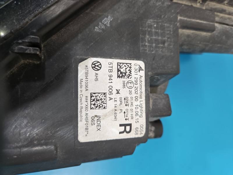 Фара передня права Volkswagen Touran 5TB941006A — фото деталі 4