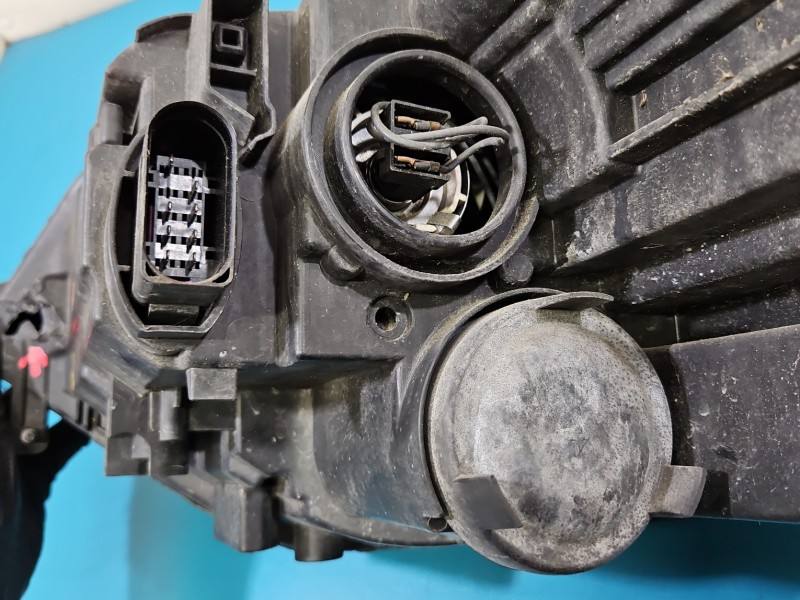 Фара передня права Volkswagen Touran 5TB941006A — фото деталі 9