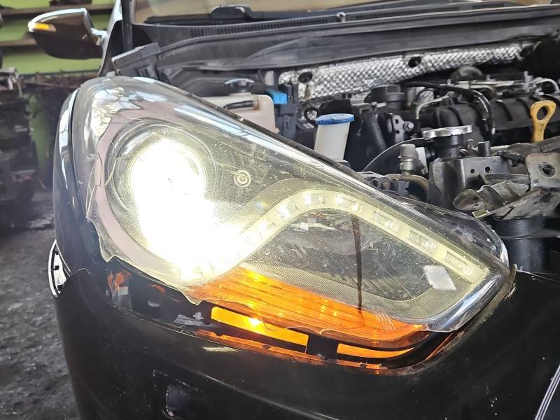 Фара передняя правая Hyundai I40