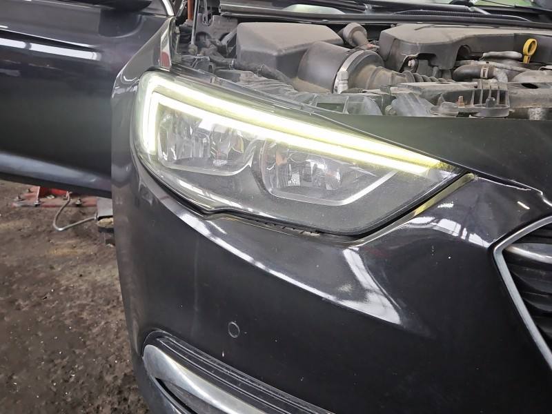 Фара передня права Opel Insignia 39122967