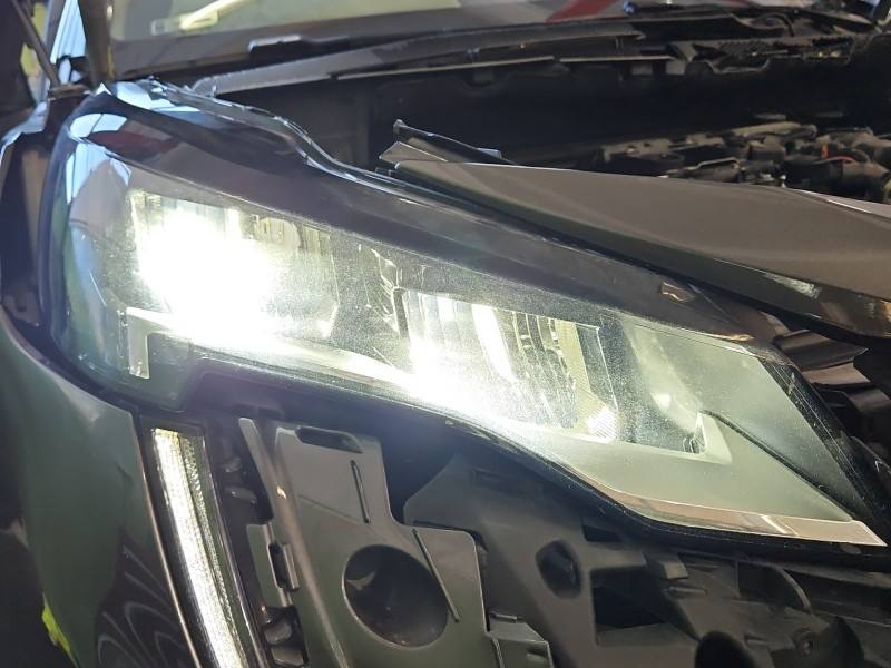 Фара передня права Peugeot 5008 9836230180