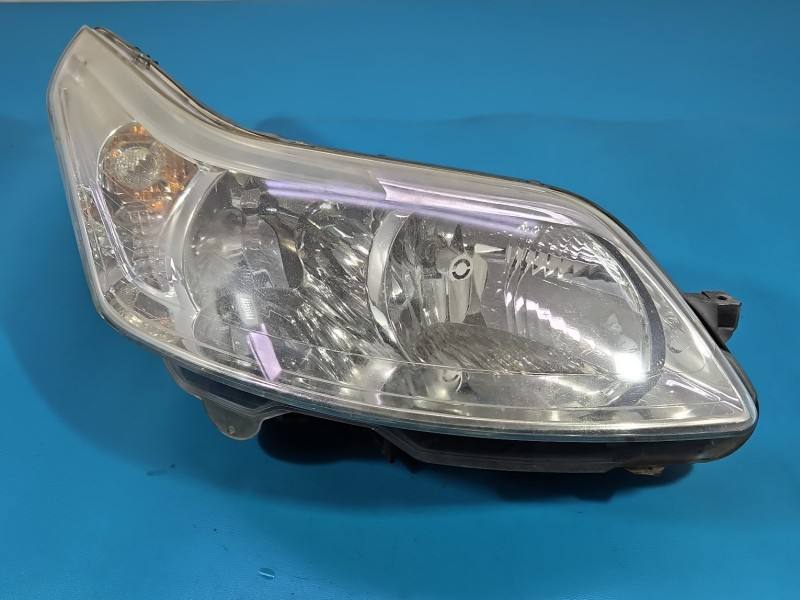 Фара передня права Citroen C4 9646893880