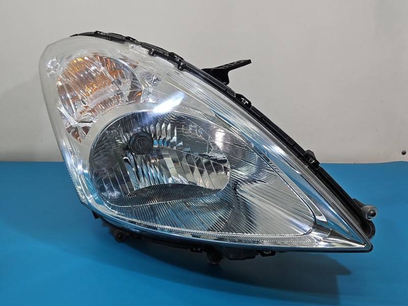 Фара передня права Suzuki Swift — фото деталі 3