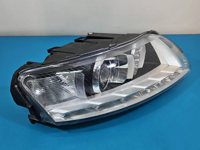 Фара передня права Audi A6 C6