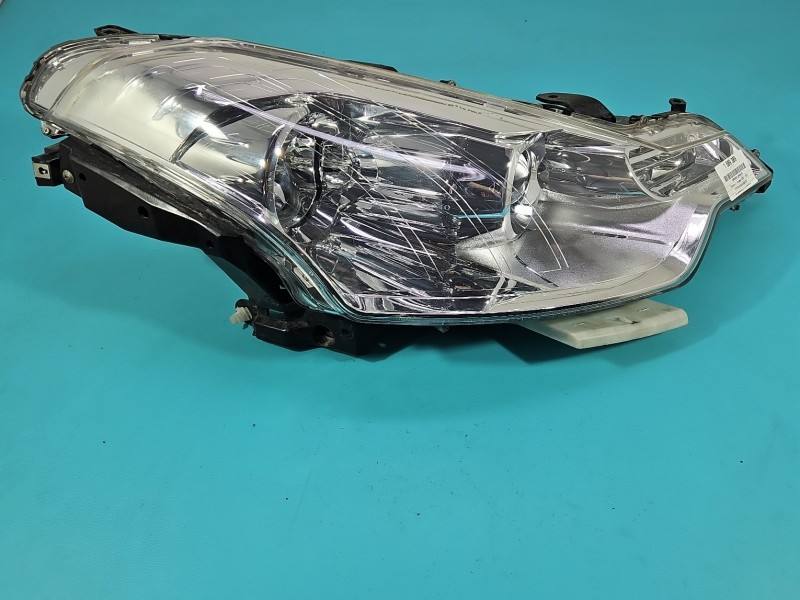 Фара передня права Citroen C-Crosser — фото деталі 2