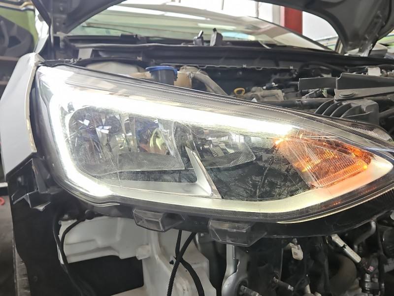Фара передня права Ford Focus JX7B-13W029-AE