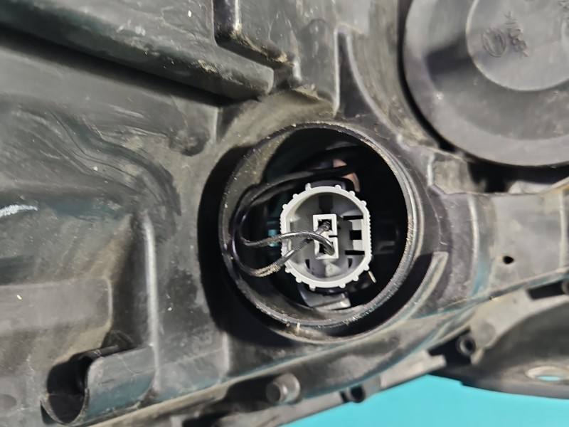 Фара передня права Volkswagen Golf 6 — фото деталі 11