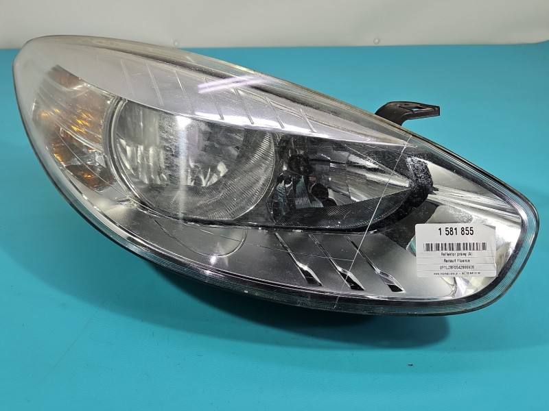 Фара передня права Renault Fluence 260100076R