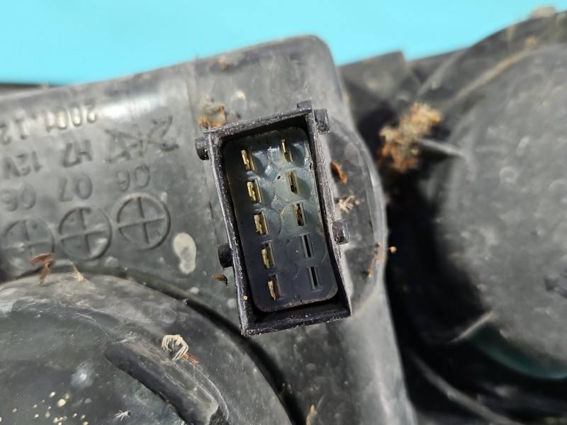 Фара передня права Opel Combo C — фото деталі 8