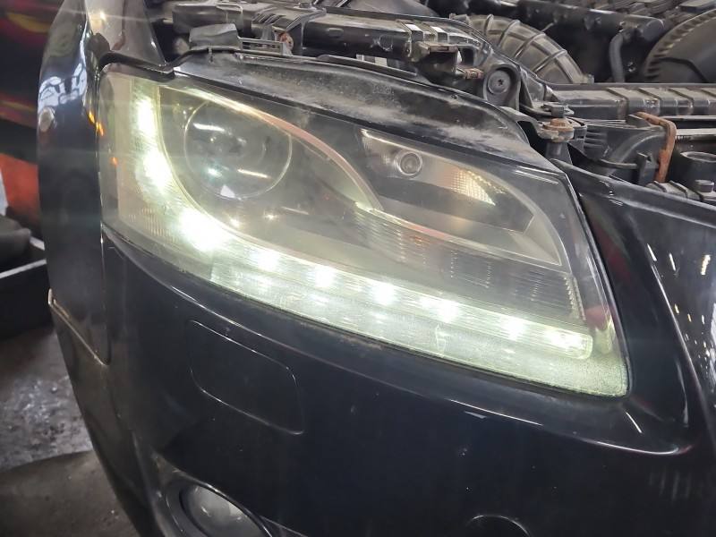 Фара передня права Audi A5 8T 8T0941004AD