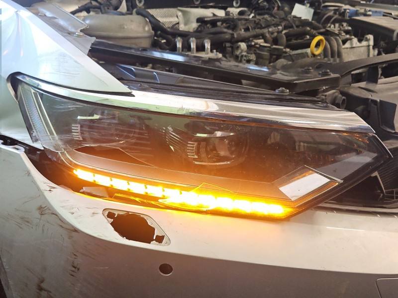 Фара передня права Volkswagen Passat B8 3G1941082C