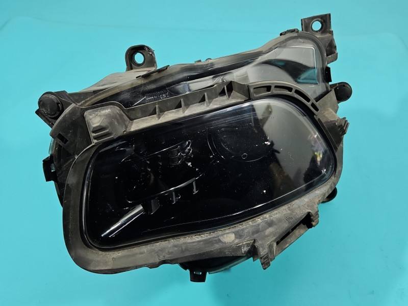 Фара передняя правая Jeep Cherokee 68102855AF