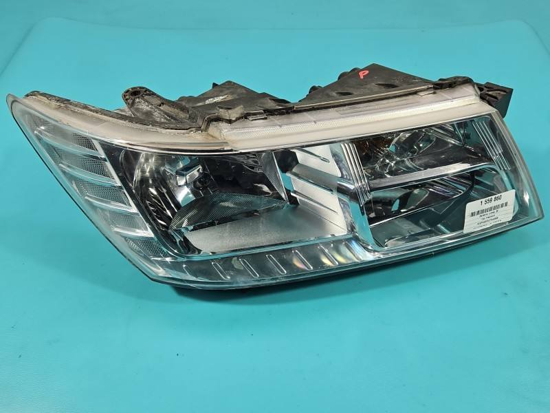 Фара передня права Fiat Freemont LHD10008