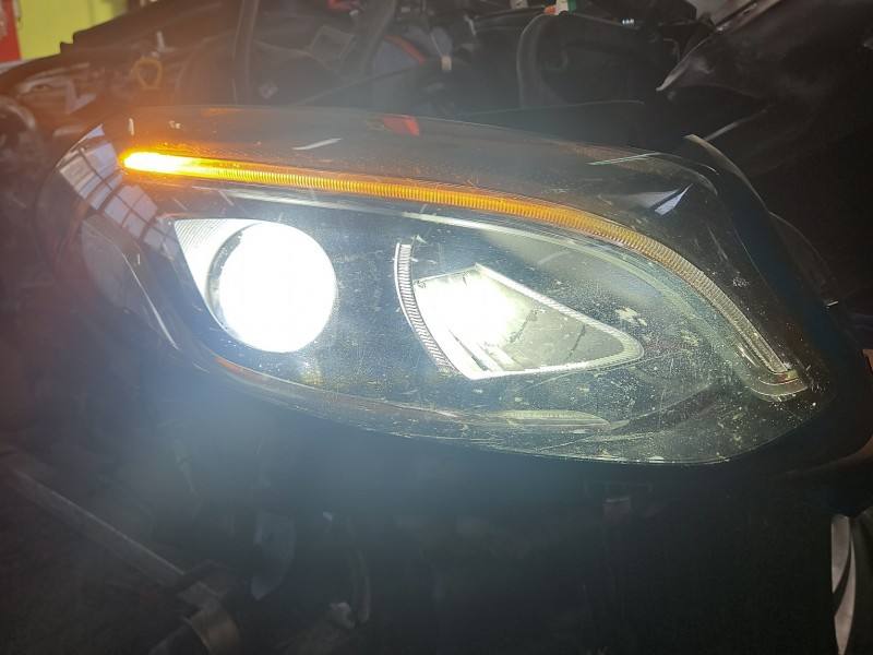 Фара передня права Mercedes B W246 A2469062801
