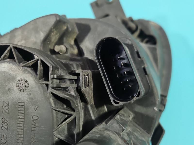 Фара передня права Volkswagen Touran 0301205272 — фото деталі 12