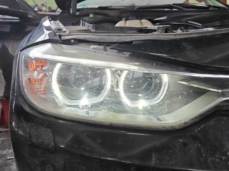 Фара передня права BMW 3 F30 7259554