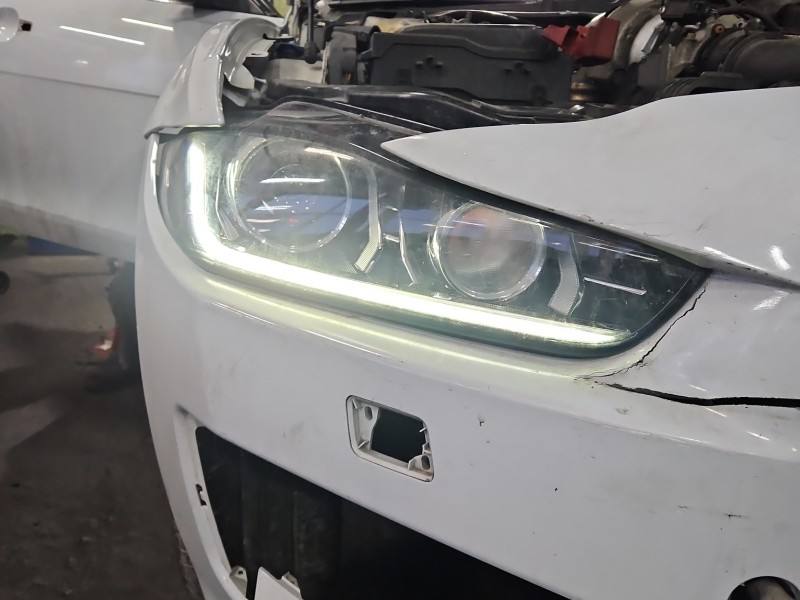 Фара передня права Jaguar XE GX73-13W029-EF
