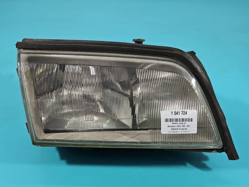 Фара передня права Mercedes C W202