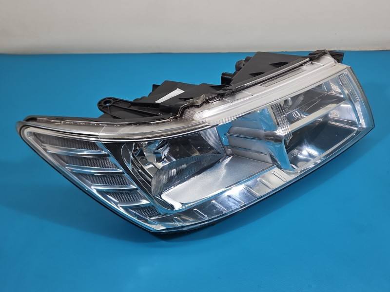 Фара передня права Fiat Freemont 05067788AD