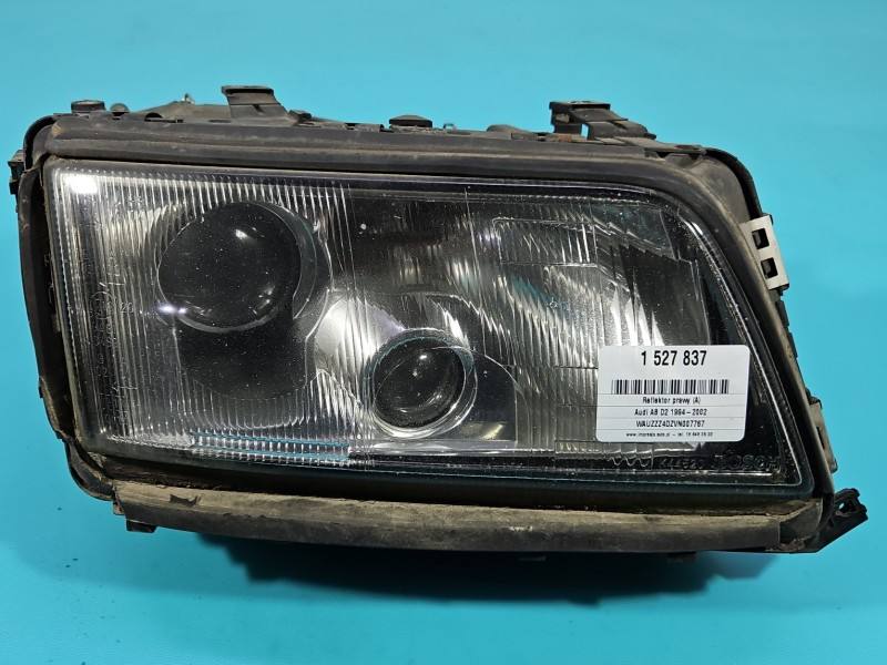 Фара передня права Audi A8 D2 4D0941004L