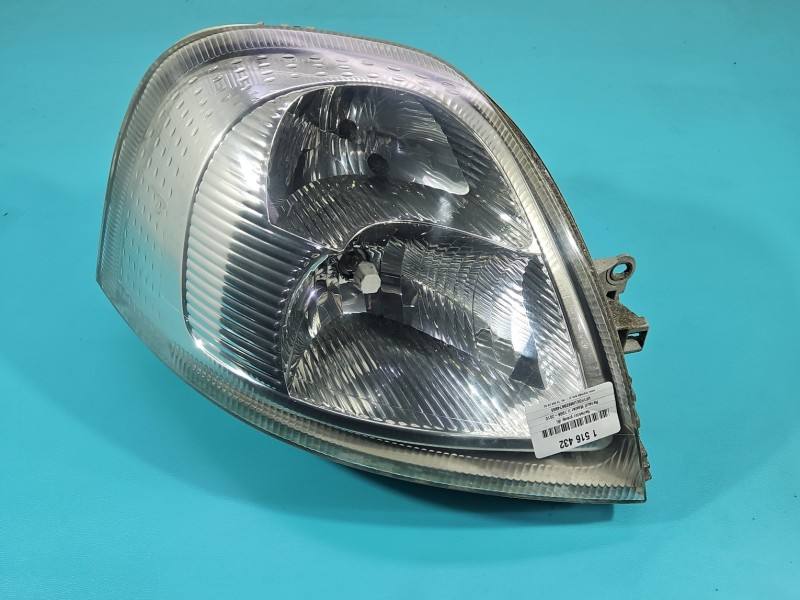 Фара передня права Renault Master 8200163521