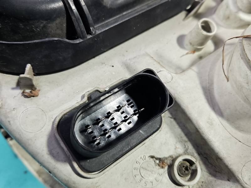 Фара передня права Mercedes Sprinter — фото деталі 10