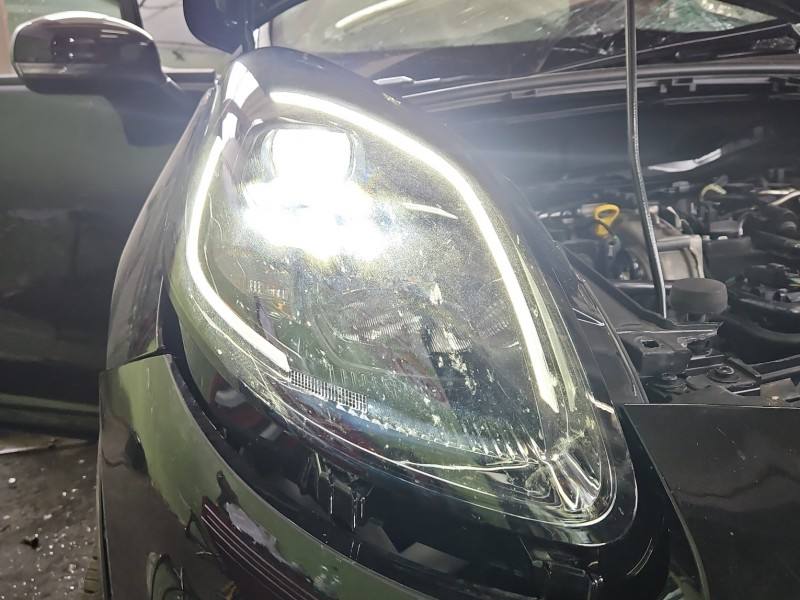 Фара передня права Ford Puma L1TB-13E014-GK