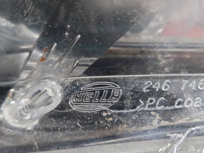 Фара передня права Skoda Superb 1 — фото деталі 9