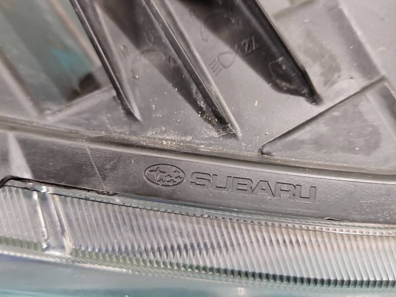 Фара передня права Subaru Forester — фото деталі 12