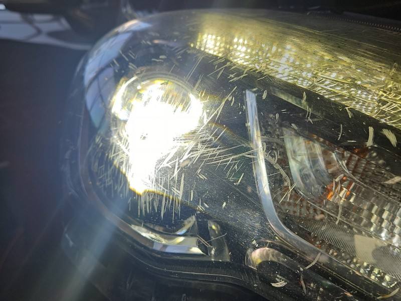 Фара передня права Suzuki Sx4 — фото деталі 4