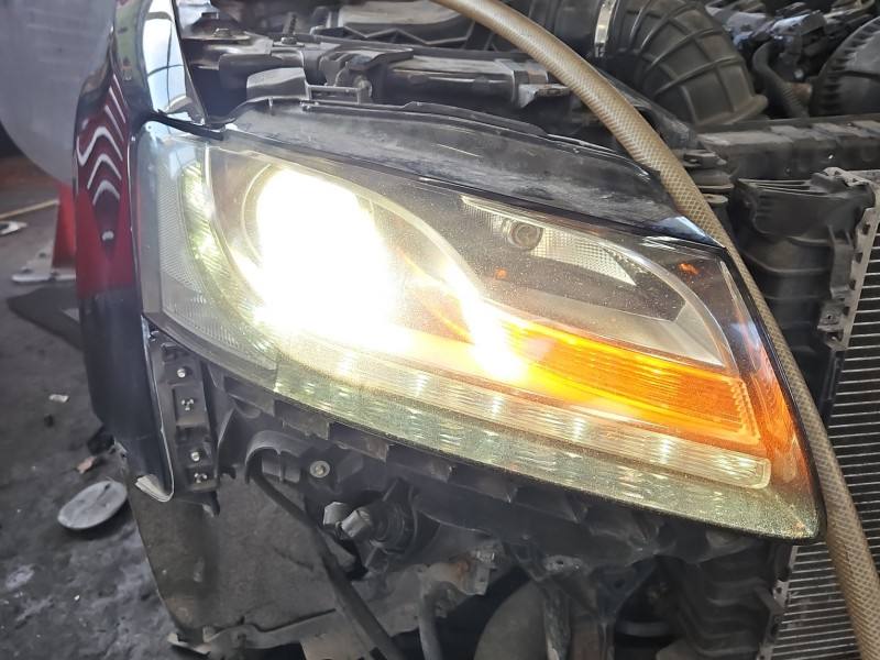 Фара передня права Audi A5 8T 8T0941004AL