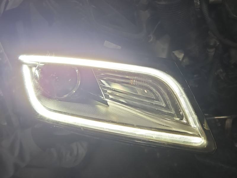 Фара передня права Audi Q5 90036429