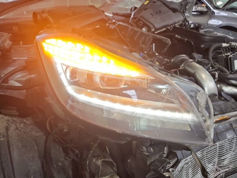 Фара передня права Mercedes CLS C218