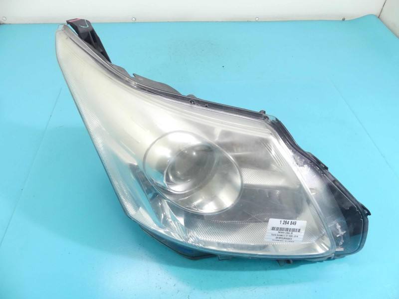 Фара передня права Toyota Avensis T27 81126-05310