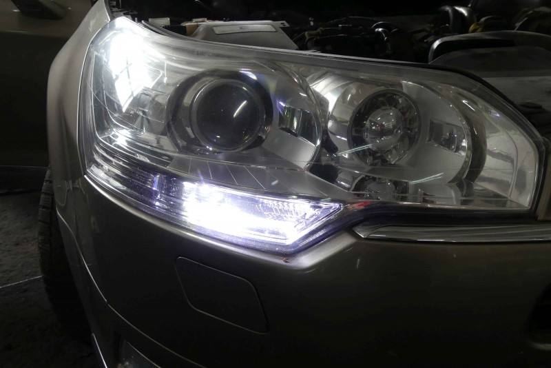 Фара передня права Citroen C5 9684845080