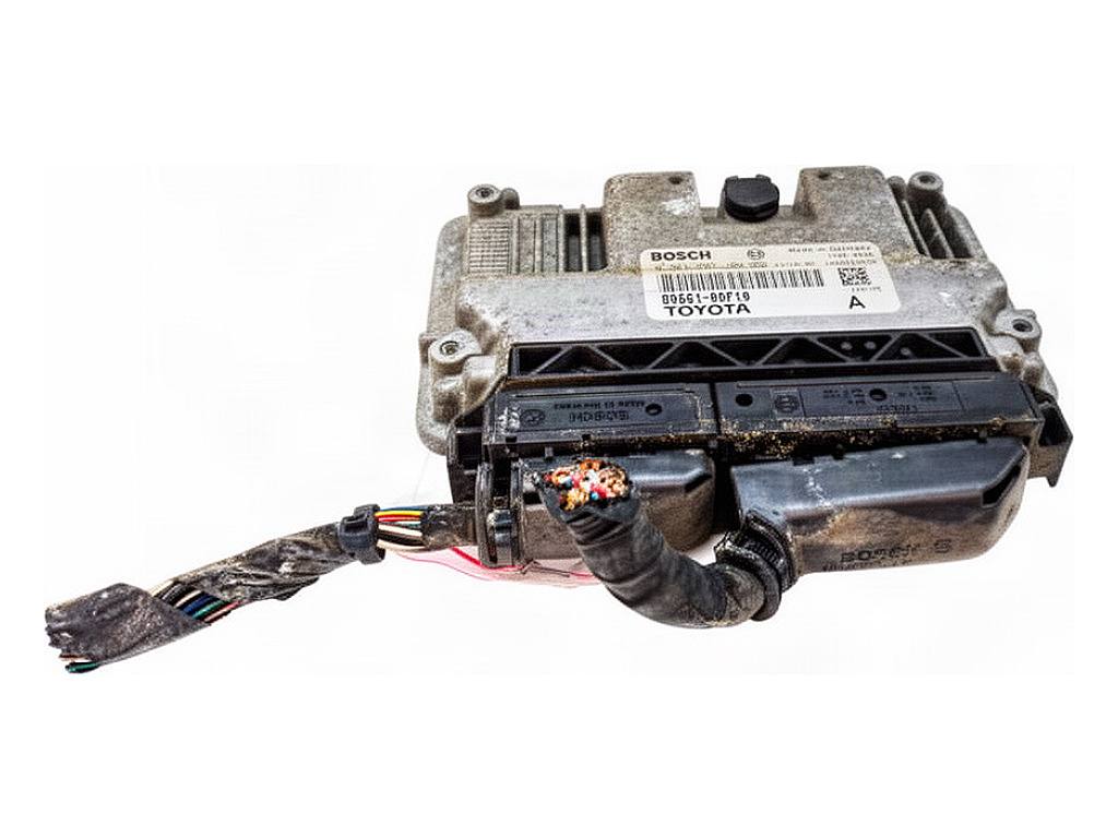 ЕБУ блок управління двигуна Toyota Yaris 4 89661-0DF10