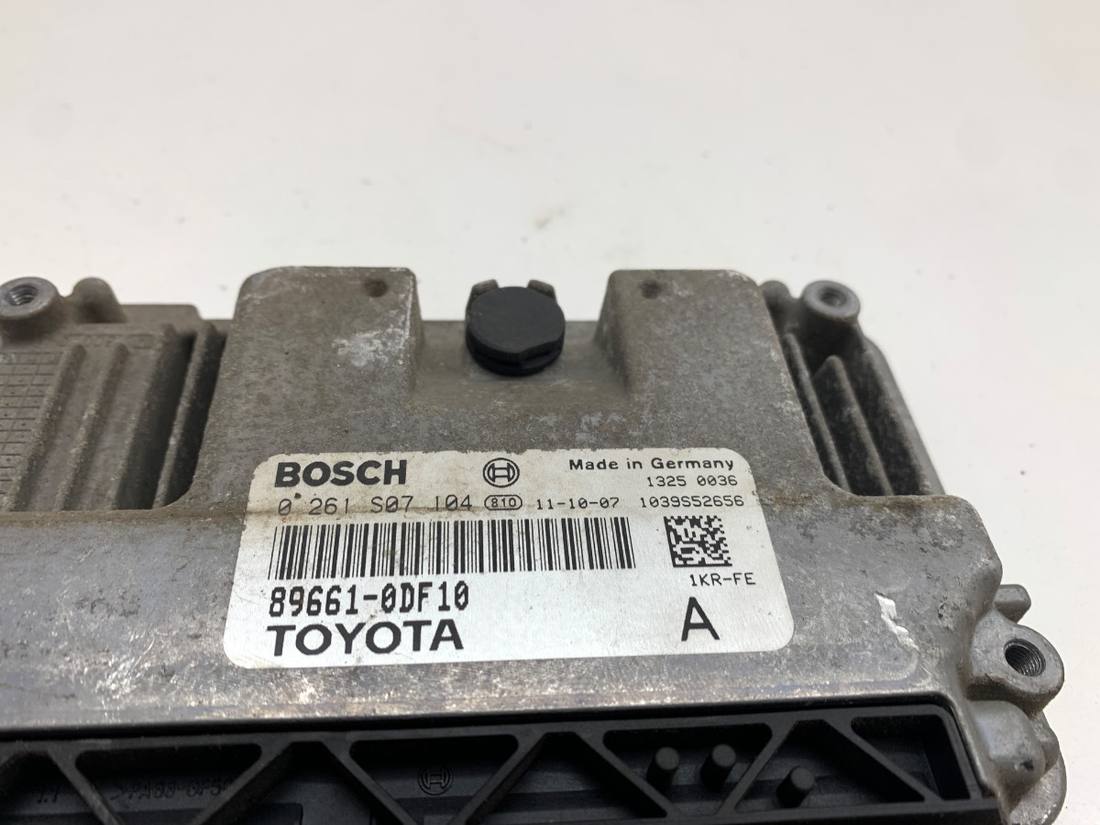 ЕБУ блок управління двигуна Toyota Yaris 4 89661-0DF10 — фото деталі 4