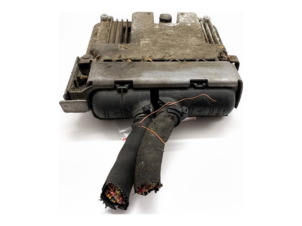 ЕБУ блок управління двигуна Volkswagen Passat B7 03L907309AE