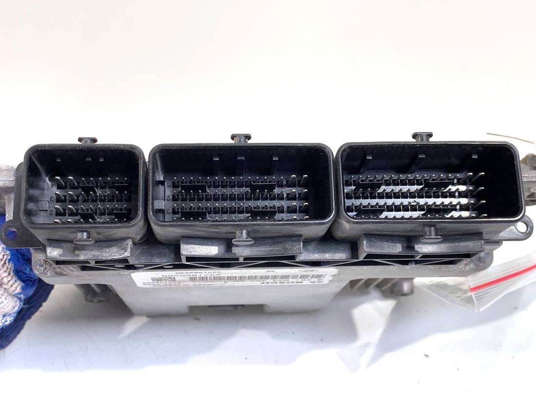 ЕБУ блок управління двигуна Opel Vivaro 237106626R — фото деталі 3