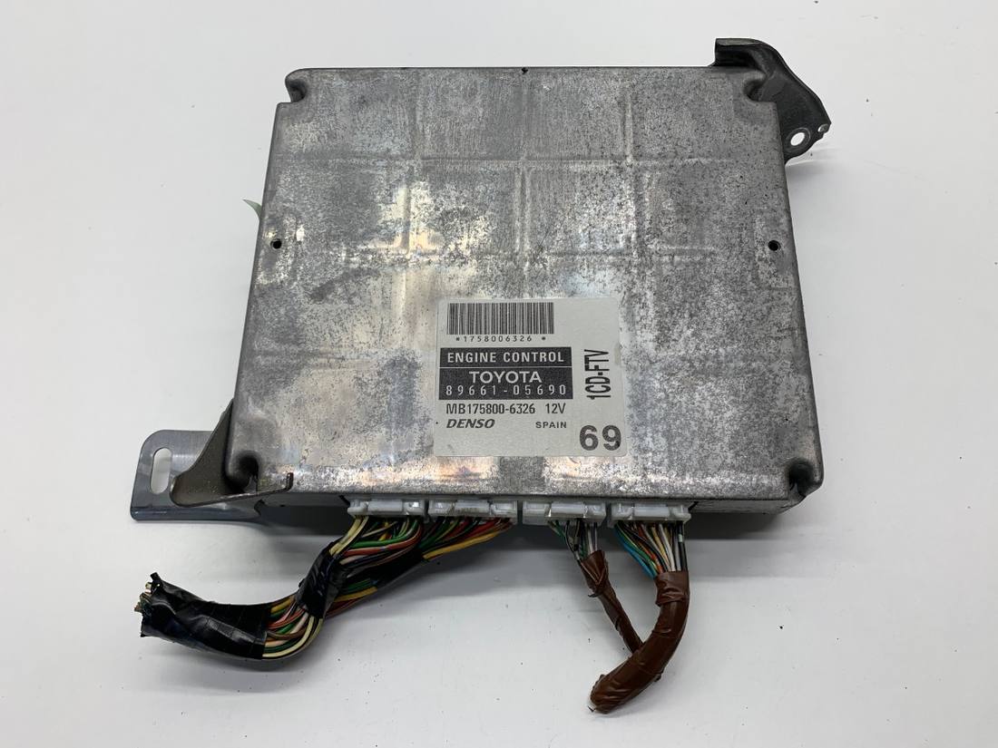 ЕБУ блок управління двигуна Toyota Avensis T25 89661-05690