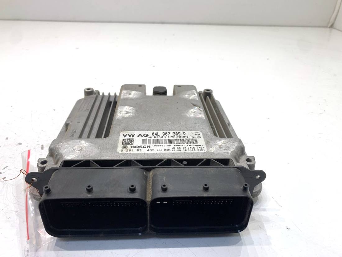 ЕБУ блок управління двигуна Volkswagen Passat B8 04L907309P