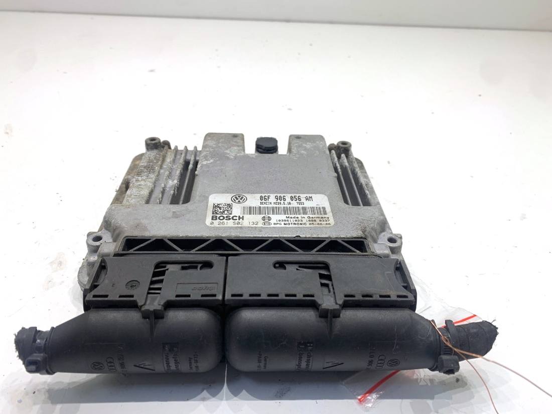 ЕБУ блок управління двигуна Volkswagen Passat B6 06F906056AM