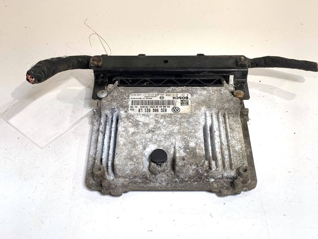 ЕБУ блок управління двигуна Volkswagen Passat B6 03G906021LR