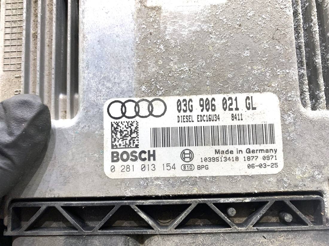 ЕБУ блок управління двигуна Audi A3 8P 03G906021GL — фото деталі 4